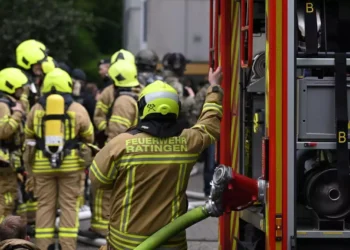 Βερολίνο: Άγνωστοι έβαλαν φωτιά σε αυτοκίνητο της ελληνικής Πρεσβείας