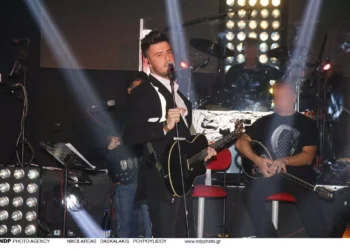 Γιάννης Μπέκας: Για κακούργημα θα δικαστεί ο τραγουδιστής που συνελήφθη για επεισόδιο με αστυνομικούς