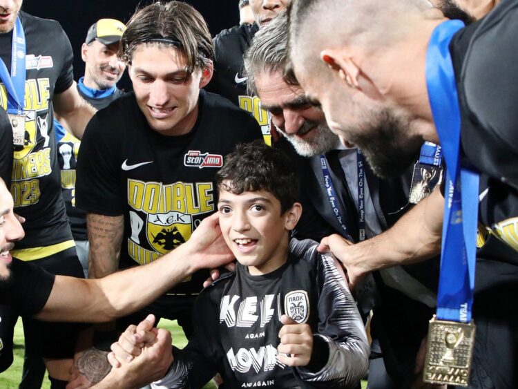 Ο μικρός Γιαννάκης του ΠΑΟΚ έχει βάλει στόχο να ενώσει τους φιλάθλους