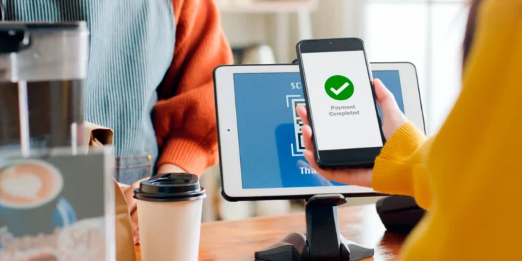 IRIS: Αφήνουν τις κάρτες και πληρώνουν χωρίς χρεώσεις – Ραγδαία αύξηση πληρωμών και χρηστών με το νέο σύστημα