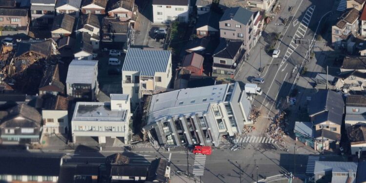 Ιαπωνία: Μάχη με το χρόνο για την ανεύρεση επιζώντων – 48 νεκροί από τον σεισμό των 7,6 Ρίχτερ