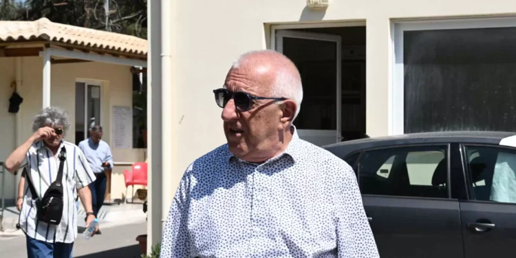 Νικήτας Κακλαμάνης: Προσβλητικό να με ενημερώσει ένας υπουργός για τα ομόφυλα ζευγάρια – Να συγκληθεί η ΚΟ