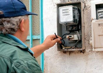 ΔΕΔΔΗΕ: Ξεκινά η μηνιαία καταμέτρηση των παροχών – Οδηγίες προς τους καταναλωτές