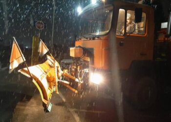 Σέρρες: Συγκρούστηκε εκχιονιστικό μηχάνημα με νταλίκα