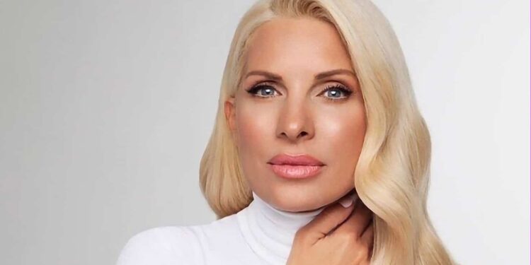 Ατύχημα για την Ελένη Μενεγάκη – Εκτός εκπομπής η παρουσιάστρια