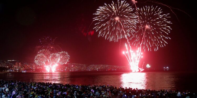 Πώς υποδέχθηκε ο κόσμος το νέο έτος – Ελπίδα για ειρήνη και ευημερία το 2024