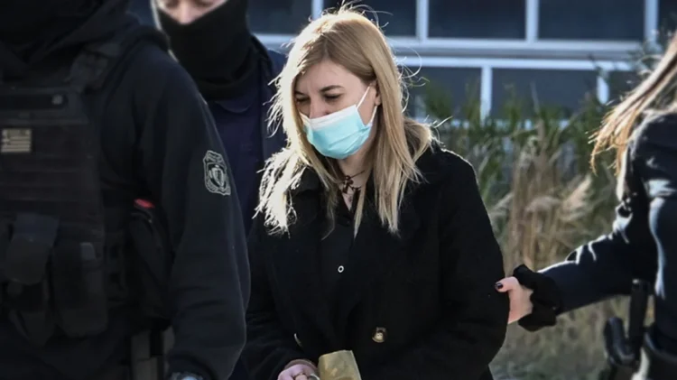 Ενοχλήθηκε η Πισπιρίγκου από τις ερωτήσεις της έδρας: Παίζουμε τις κουμπάρες εδώ, δεν γνωρίζω για την κεταμίνη