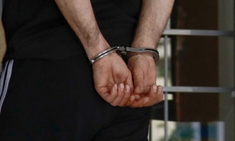 ΕΛ.ΑΣ.: Σύλληψη αστυνομικού για υπεξαίρεση υπηρεσιακών όπλων