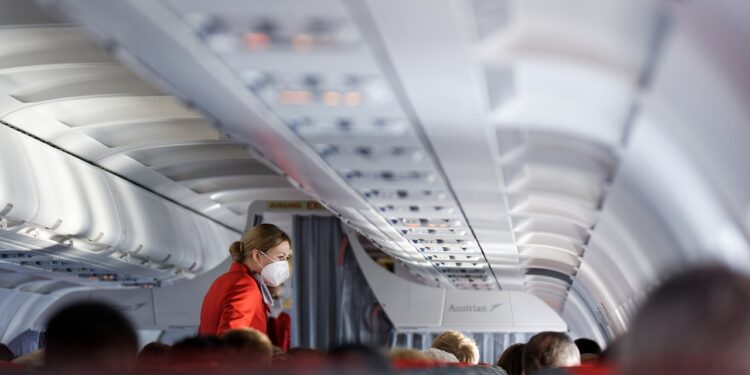 Μεθυσμένος επιβάτης δάγκωσε αεροσυνοδό εν ώρα πτήσης