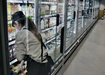 Τέσσερα μέτρα κατά της ακρίβειας: Πλαφόν στο κέρδος για το βρεφικό γάλα – Πότε απαγορεύονται οι προωθητικές ενέργειες