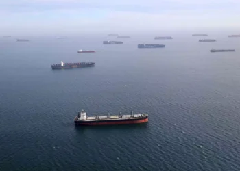 Ένοπλοι κατέλαβαν δεξαμενόπλοιο ελληνικών συμφερόντων στον Κόλπο του Ομάν – Ένας Έλληνας και 18 Φιλιππινέζοι το πλήρωμα