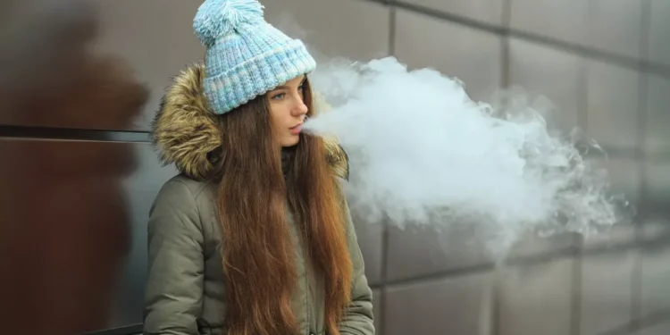 Κάπνισμα – Βρετανία: Απαγορεύει τα ηλεκτρονικά τσιγάρα μιας χρήσης – Τι ισχύει στην Ελλάδα