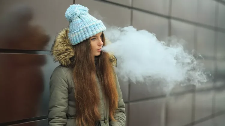 Κάπνισμα – Βρετανία: Απαγορεύει τα ηλεκτρονικά τσιγάρα μιας χρήσης – Τι ισχύει στην Ελλάδα