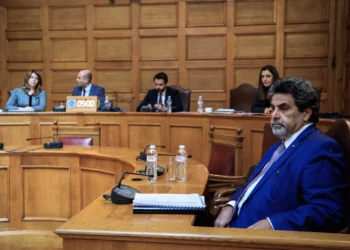 Εξεταστική για τα Τέμπη: «Καφενειακή η συνεννόηση μηχανοδηγού – σταθμάρχη» λέει ο εμπειρογνώμονας Ιωάννης Χαλκιάς