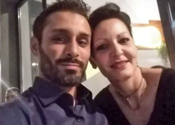 Θεσσαλονίκη: Ο σύντροφος της 41χρονης «έστησε» διάρρηξη μετά τη δολοφονία και έλεγε στους αστυνομικούς ότι βρήκε το μπλουζάκι της – Η κατάθεσή του