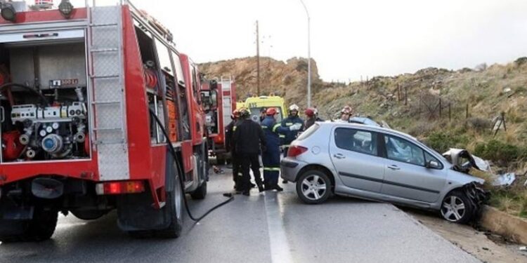 Τροχαίο με εκτροπή ΙΧ στις Σέρρες – Επιχείρηση απεγκλωβισμού για 3 τραυματίες