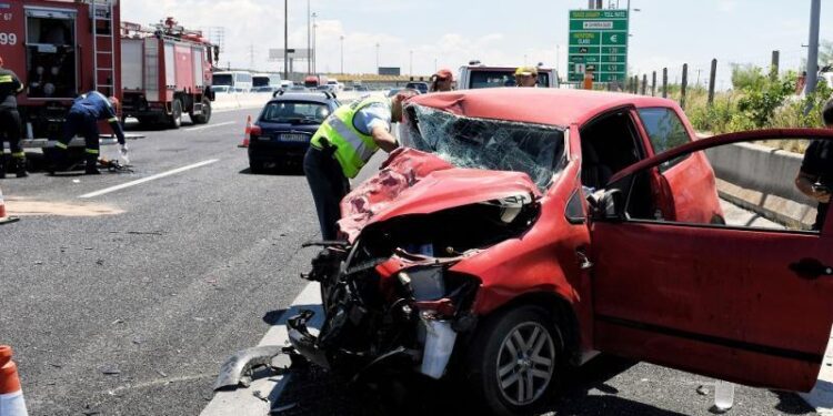 Θανατηφόρο τροχαίο με νεκρή γυναίκα έξω από Θεσσαλονίκη – Μετωπική με 2 ΙΧ