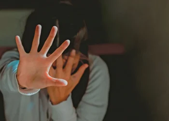 «Φώναζα, γιατί μου βίασες το παιδί και με ειρωνευόταν» – Πώς ο 50χρονος περιγράφει το φονικό στον Βόλο