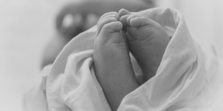 Ημαθία: «Αν του βάλεις αίμα θα συνέλθει» – Ανατριχιαστική μαρτυρία για τον φρικτό θάνατο του βρέφους