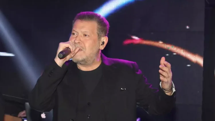 Χάρης Κωστόπουλος: Στην εντατική σε κρίσιμη κατάσταση ο τραγουδιστής