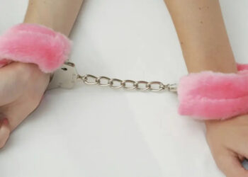 Το ερωτικό βοήθημα που… προκάλεσε συναγερμό στο αεροδρόμιο της Νάξου