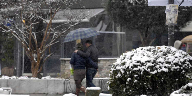 Διπρόσωπος καιρός: Κρύο στα βόρεια, άνοιξη στα νότια -Ίσως χιονίσει και στο κέντρο της Θεσσαλονίκης το Σάββατο