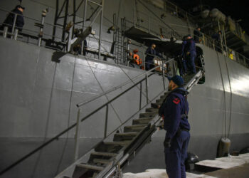 Νέα Αριστερά: Μητσοτάκης και Δένδιας βάζουν την Ελλάδα στις πολεμικές επιχειρήσεις της Μέσης Ανατολής