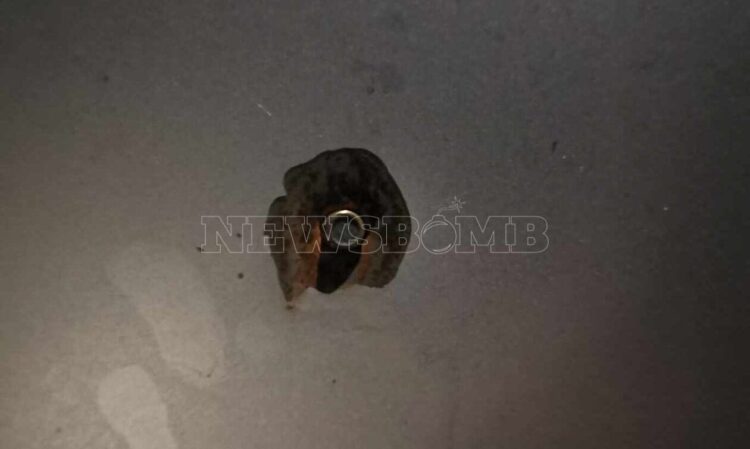 Τρόμος στο Μενίδι – Αδέσποτη σφαίρα «καρφώθηκε» σε καπό αυτοκινήτου