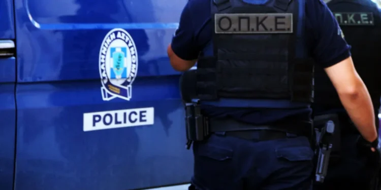 Ένοπλος Ιρανός ταμπουρώθηκε σε σπίτι και απειλούσε να σκοτώσει τα παιδιά του – Πώς τον συνέλαβε η ΟΠΚΕ