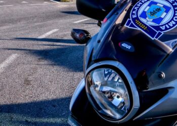 «Άστραψε και βρόντηξε» για τον λιμενικό που «λαδώνονταν» με… παράνομα τσιγάρα