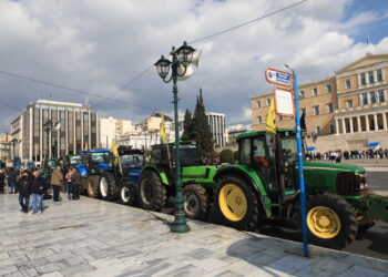 Αγρότες: Στην Αθήνα τα τρακτέρ για το συλλαλητήριο – Σύσταση της ΕΛΑΣ για αποφυγή των μετακινήσεων στο κέντρο
