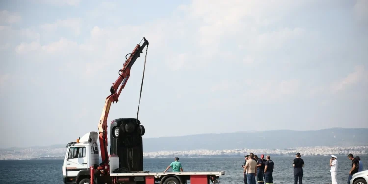 Απίστευτο περιστατικό στο Ηράκλειο: Καυγάδισαν και της έριξε το αυτοκίνητο στη θάλασσα