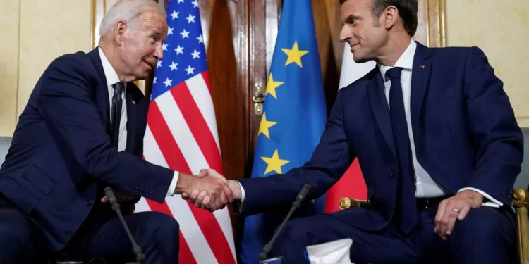 Ο Τζο Μπάιντεν μπέρδεψε τον Μακρόν με τον Μιτεράν και την Γαλλία με την Γερμανία