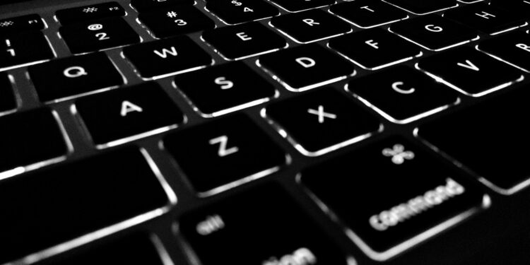 Φρίκη στη Δράμα: Παιδόφιλος είχε σε κινητό και υπολογιστή αρχεία παιδικής πορνογραφίας – Τα μηνύματα σε 14χρονους