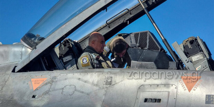 Νίκος Δένδιας: Πέταξε με F-16 Viper από την 115ΠΜ στην Κρήτη – Δείτε βίντεο και φωτογραφίες