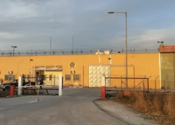 Σέρρες: Εξέγερση τα ξημερώματα στις φυλακές Νιγρίτας – Δεν έμπαιναν σε κελιά, έβαλαν φωτιές σε παπλώματα