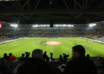 Ανοίγουν τα γήπεδα: Αυτά είναι τα νέα αυστηρά μέτρα