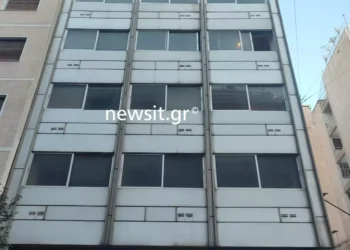 Εξάρχεια: Άνδρας βρέθηκε νεκρός με τραύμα στο κεφάλι – Προσήχθη ένας 48χρονος