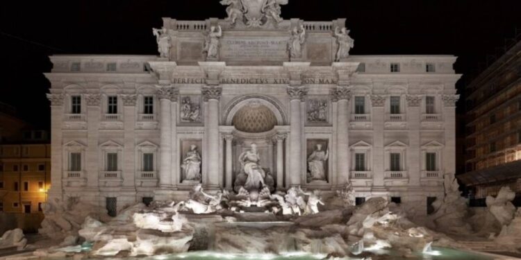 Φοντάνα ντι Τρέβι: Κάθε χρόνο μαζεύονται 1,7 εκατομμύρια δολάρια – Πού πηγαίνουν τα κέρματα που ρίχνονται στο συντριβάνι;