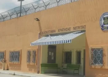 Σέρρες: Πρώην διευθυντής φυλακών παρακολουθούσε με «κοριό» τις συνομιλίες συναδέλφων του