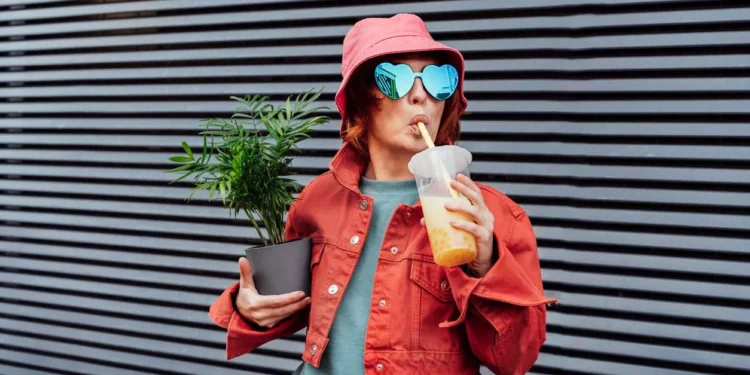 Γήρανση: 20ρηδες που μοιάζουν 35! Γιατί γερνά γρηγορότερα η γενιά Z σε σύγκριση με τους Millenials