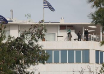 Μακελειό στη Γλυφάδα: Ανακοίνωση της ναυτιλιακής για το σπίτι και την απόλυση του δράστη