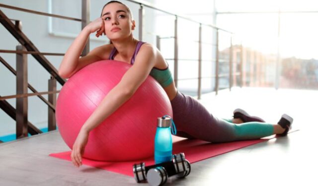 Γιατί ο εγκέφαλός μας δεν θέλει να κάνουμε γυμναστική – Πώς να ασκηθούμε ακόμα και όταν δεν θέλουμε