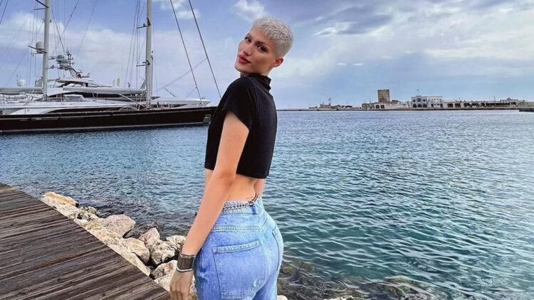 Βρήκε τον άνθρωπό του: Καψούρης με έναν κούκλο παιδαρά ο Θέμης Κανέλλος