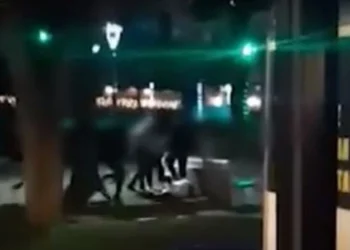 Καβάλα: Άγριος ξυλοδαρμός 17χρονου από ομάδα νεαρών – «Θα τον σκοτώσουν»! (βίντεο)