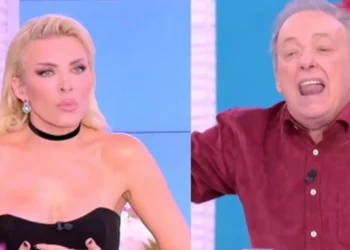 Κατερίνα Καινούργιου σε Ανδρέα Μικρούτσικο: «30 χρόνια υπηρέτησες την τηλεόραση, δεν προσπάθησες να την κάνεις καλύτερη»