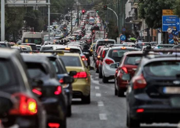 Απεργία σήμερα: Χωρίς Μετρό, ΗΣΑΠ, προαστιακό, πλοία, τραμ, ταξί – Στις 9 ξεκίνησαν τα λεωφορεία, κανονικά οι πτήσεις