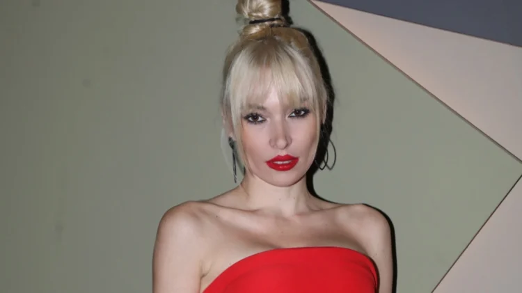 Μικαέλα Φωτιάδη: Ξυλοκόπησαν το μοντέλο – Δημοσίευσε φωτογραφίες της με αίματα