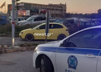 Παιανία: Προσαγωγές μετά το επεισόδιο με τους πυροβολισμούς σε αστυνομικούς – Αποκλεισμένο το σημείο