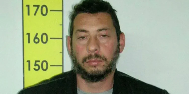 Στη δημοσιότητα τα στοιχεία του παιδόφιλου που ήρθε από την Πάτρα στον Πειραιά για να συνευρεθεί με 13χρονη